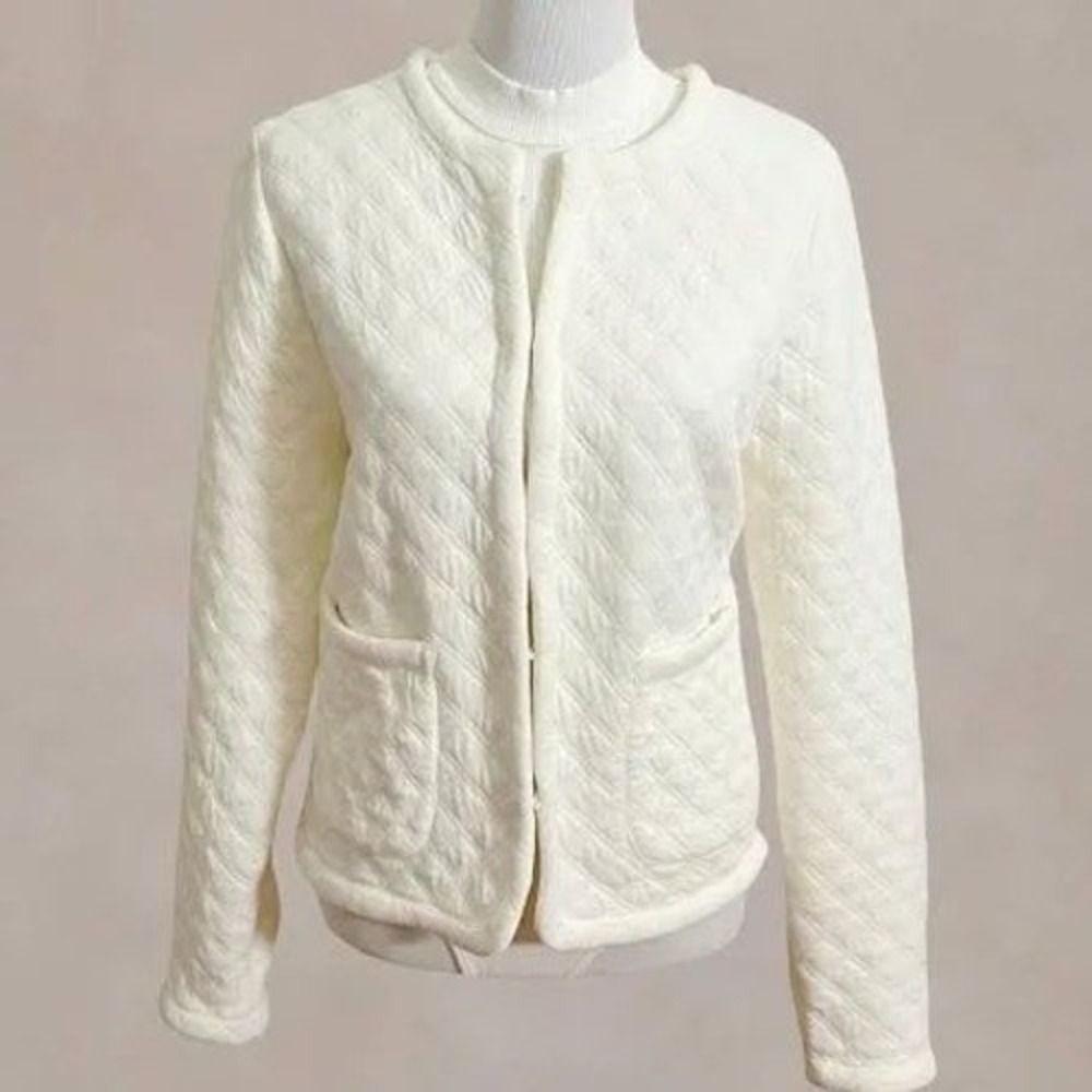 Equestrian style  Ivory Quilted Collarless quilted frog closure shacket